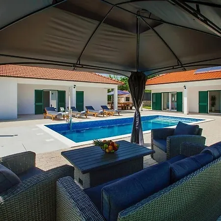 Dubravka, - Makarska Villa *
